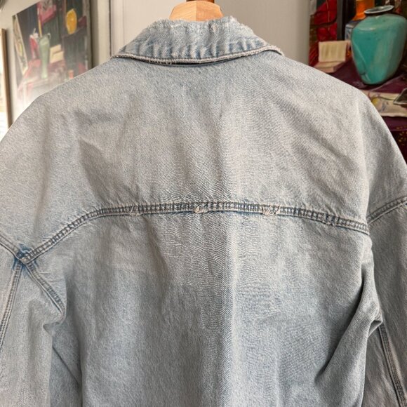 Zara - Oversized Distressed Rigid Denim Shirt Jacket in Light Wash - Picture 9 of 9